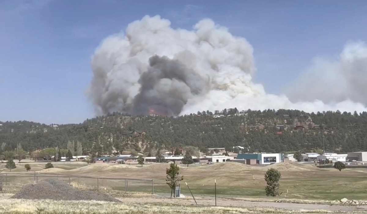 Wildfire destroys at least 150 structures in New Mexico town of US